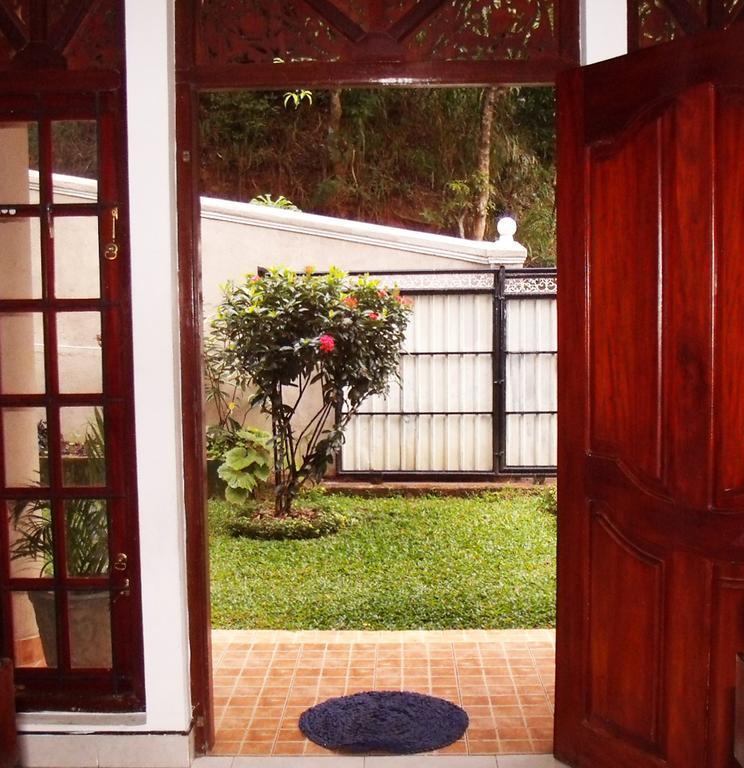 The Peppermint Daire Kandy Dış mekan fotoğraf